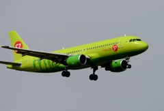 着陸　S7 A320-214