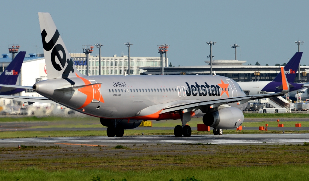出発（209）JETSTAR A320-232