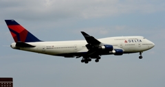 着陸（49）Delta 747-400 