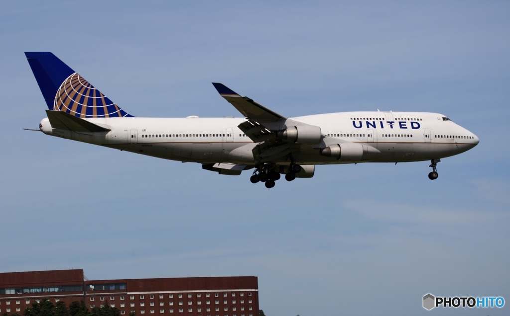 着陸  UNITED７４７ジャンボ機