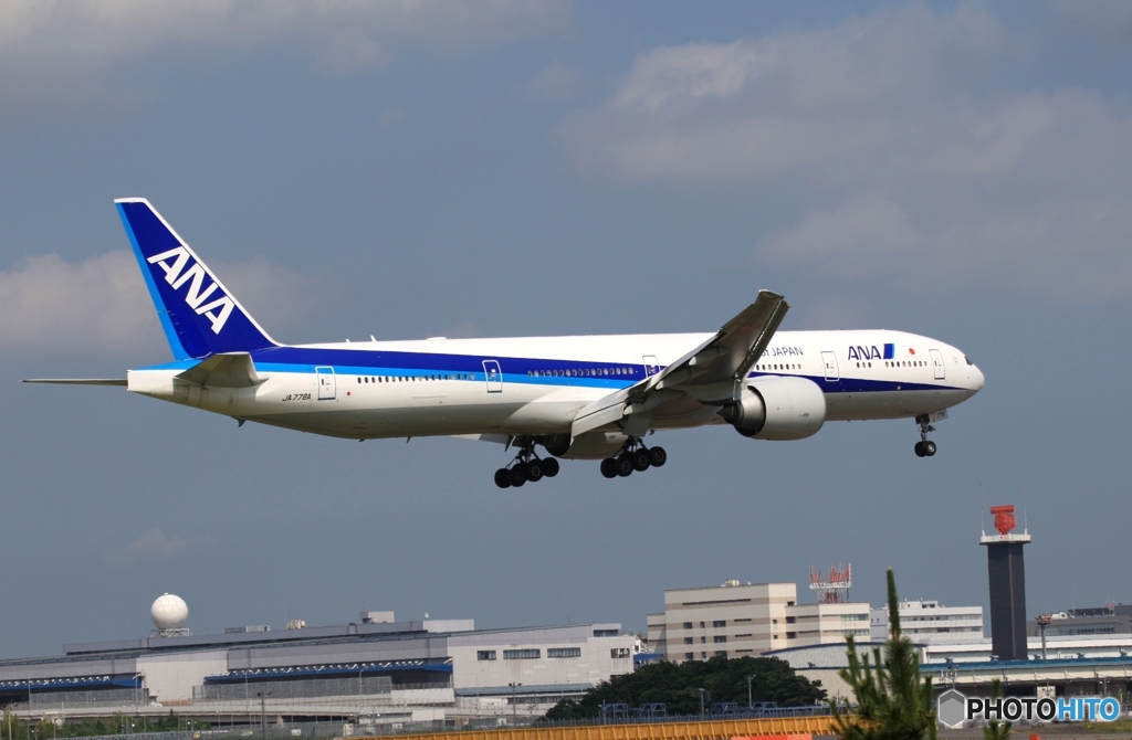 着陸　ANA 777-300ER
