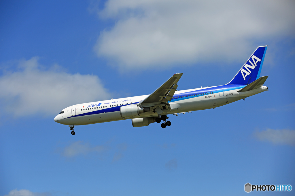 「青い空」 ANA 767-381 JA613A