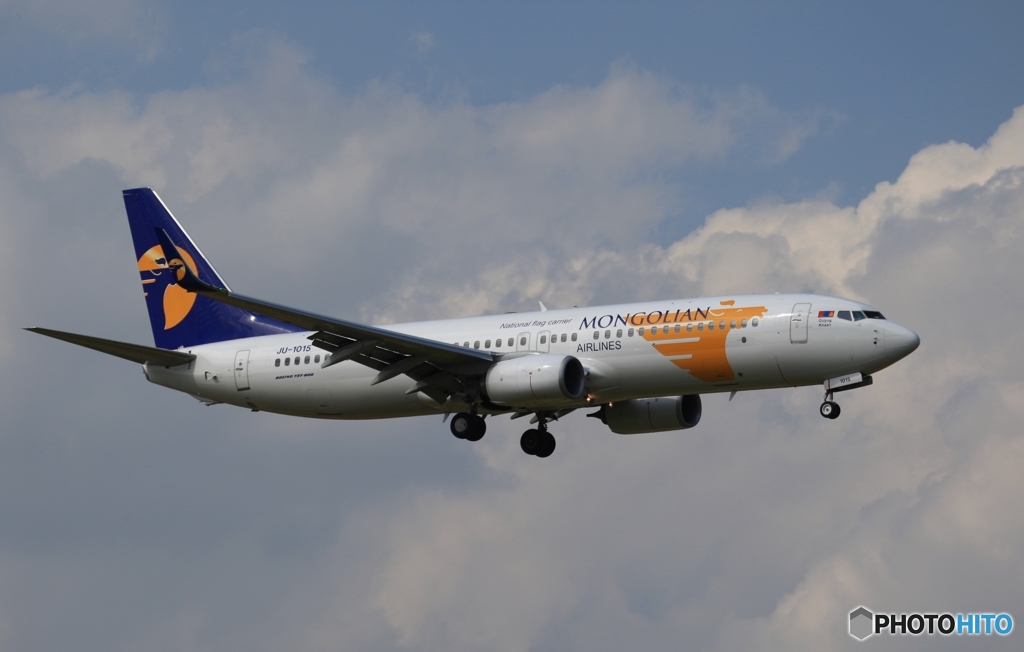 MONGOLIAN 737-800 着陸　