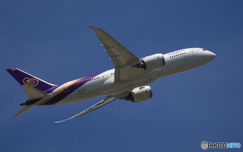 飛び立ち　Thai 787-8