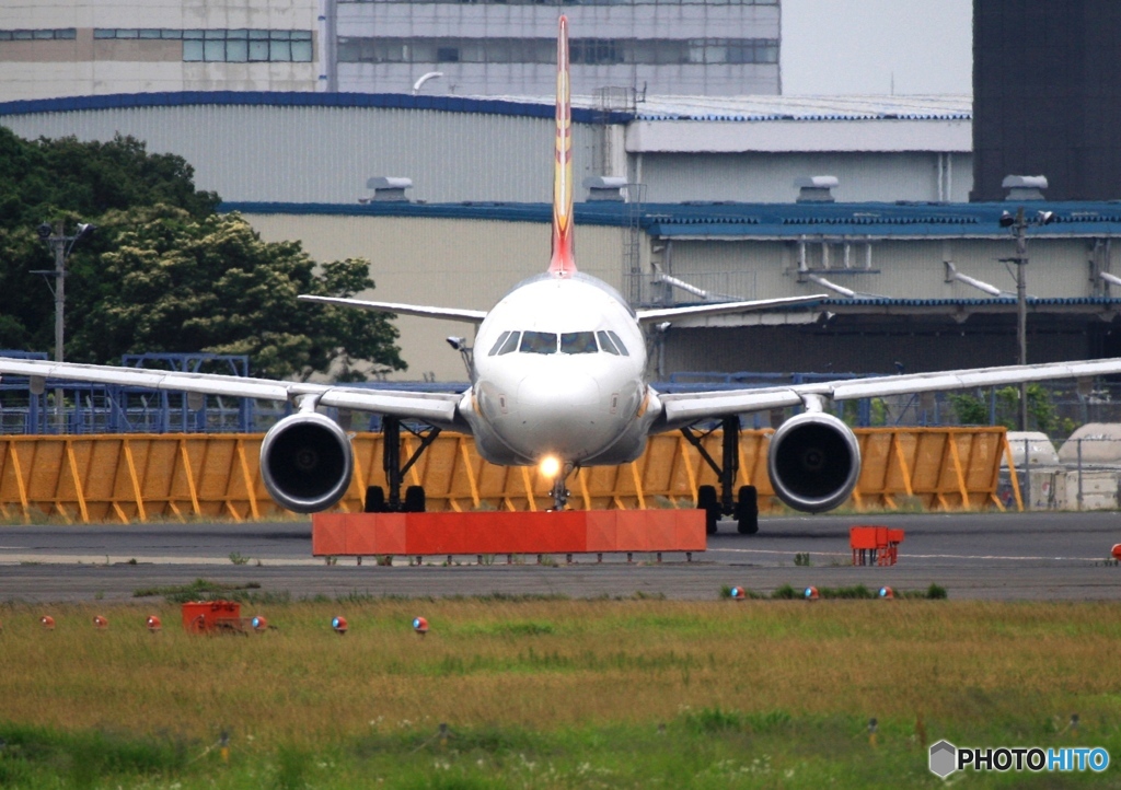 出発　香港航空 A320-214 