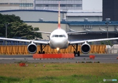 出発　香港航空 A320-214 