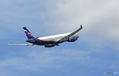 出発 AEROFOLT A330-343 VQ-BMI