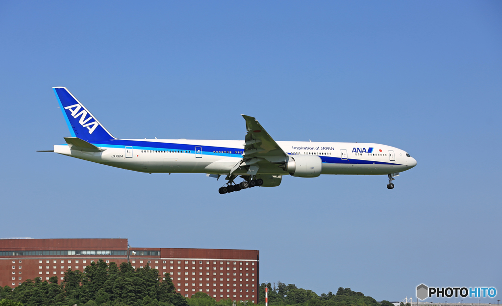 到着 ANA 777-381 JA792A