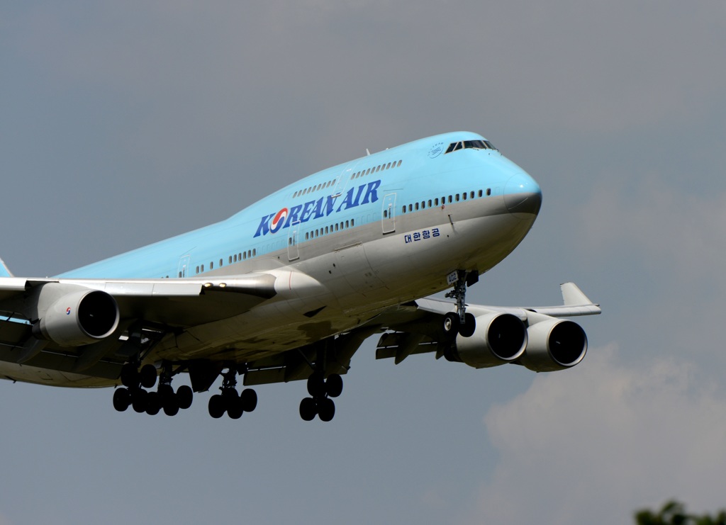 到着　KOREAN 747-400