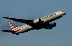離陸(194)American 777-223  離陸(194)American 777-223