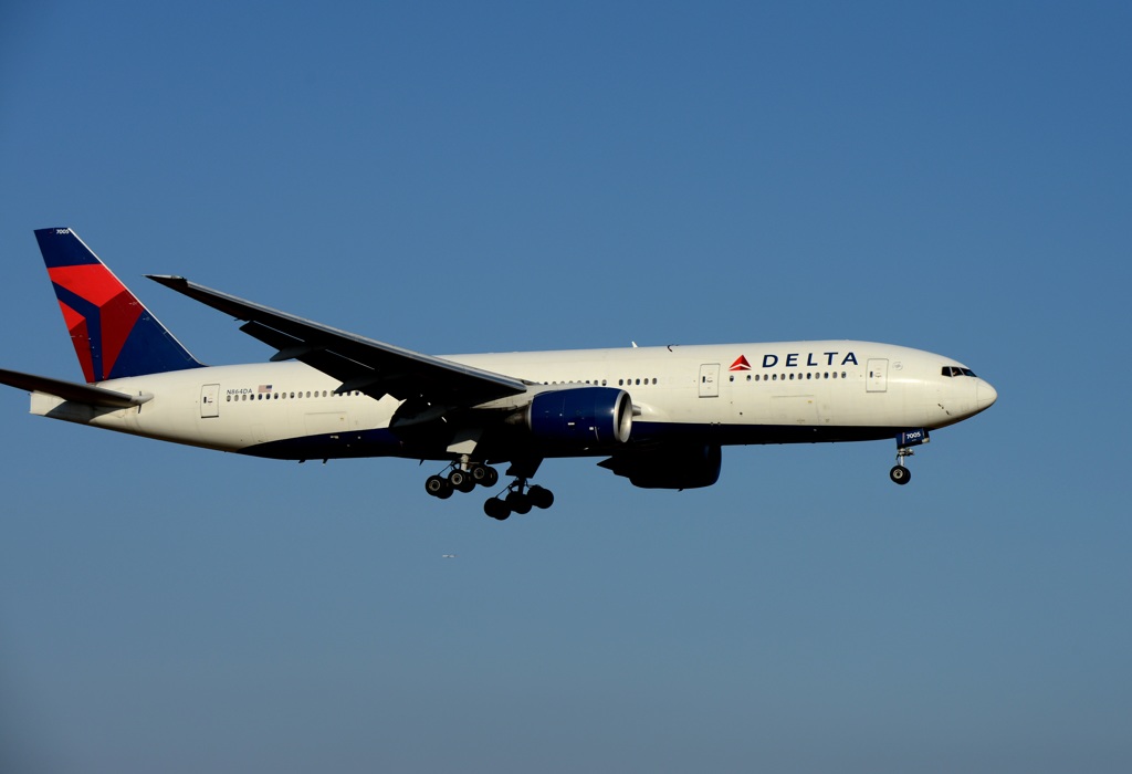 Delta 767-332 到着