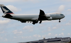 着陸（98）CATHAY CARGO 747 