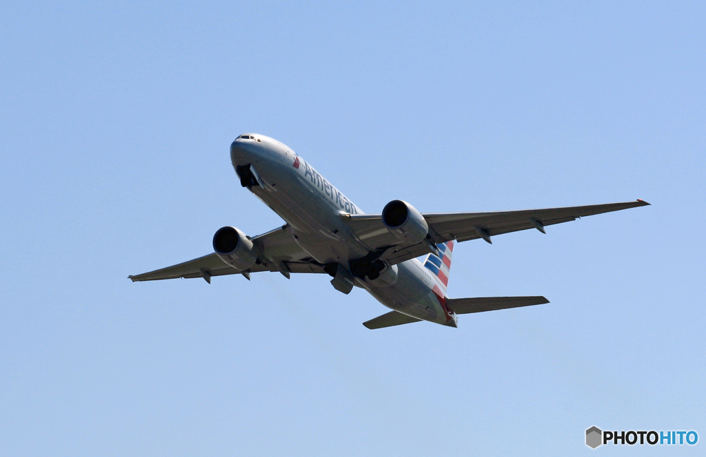 [青空]　American 777-200 N784AN