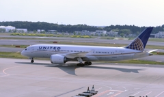到着（4）UNITED 787-8　　