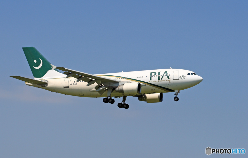 着陸 PIA A310-324 AP-BGR