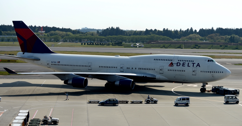 DELTA 747-400 (2)