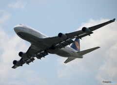 Lufthansa 747-430　じゃんぼな出発