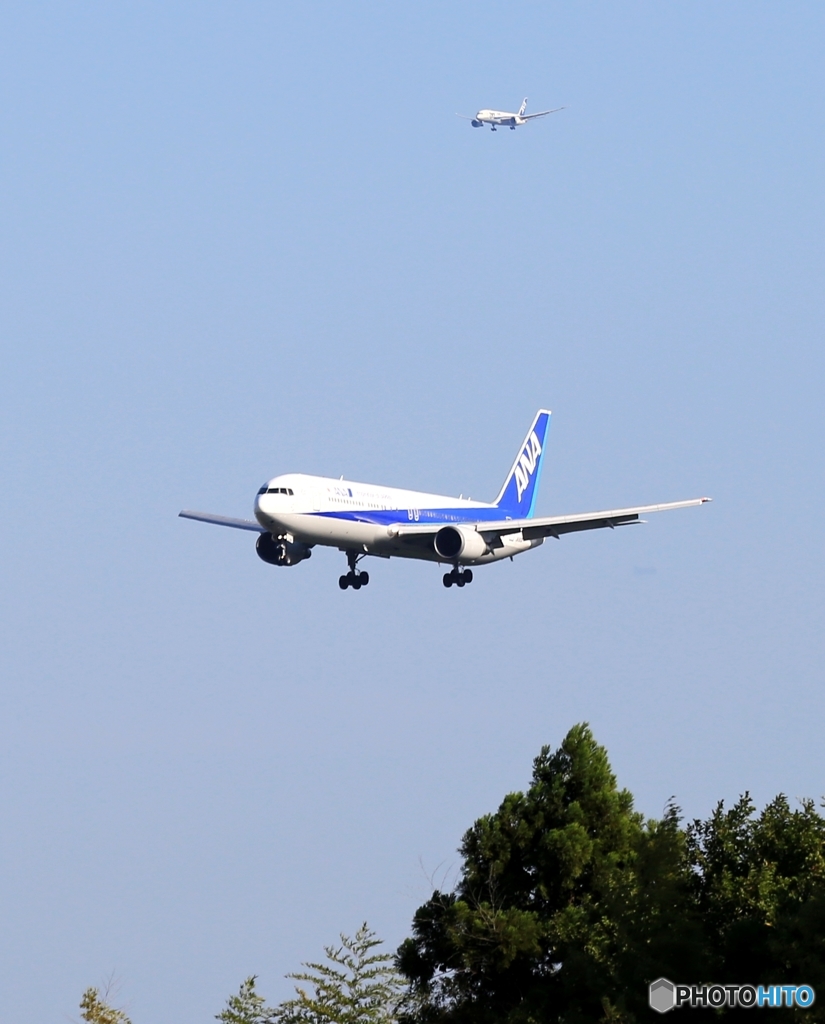 到着　ANA 767-300 +