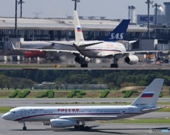 ☮ロシア航空 ツポレフ ☮Tu204-300  到着!　