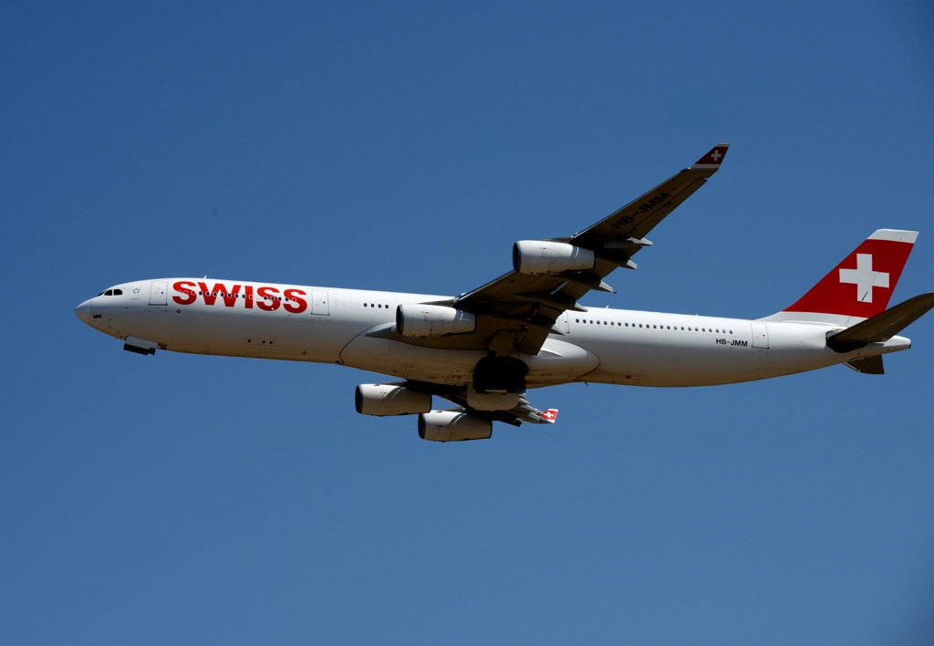 SWISS A340-300  飛び立ち