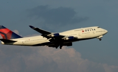 離陸（191）DELTA 747-400