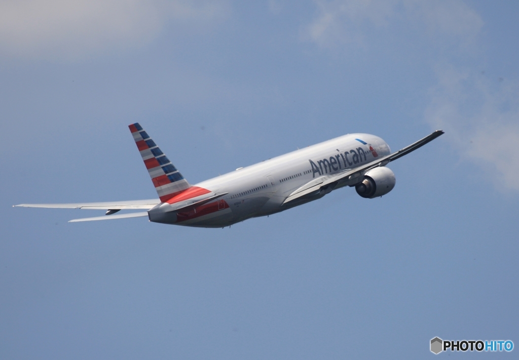 American 777-223 出発　