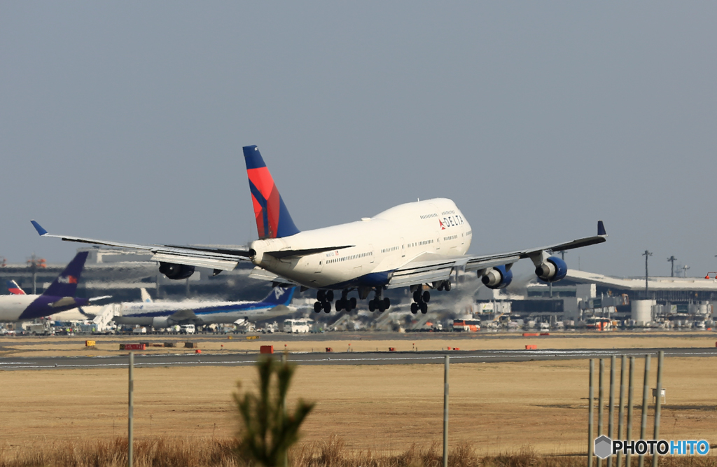 「良い天気」 DELTA 747-400 N667US 着陸