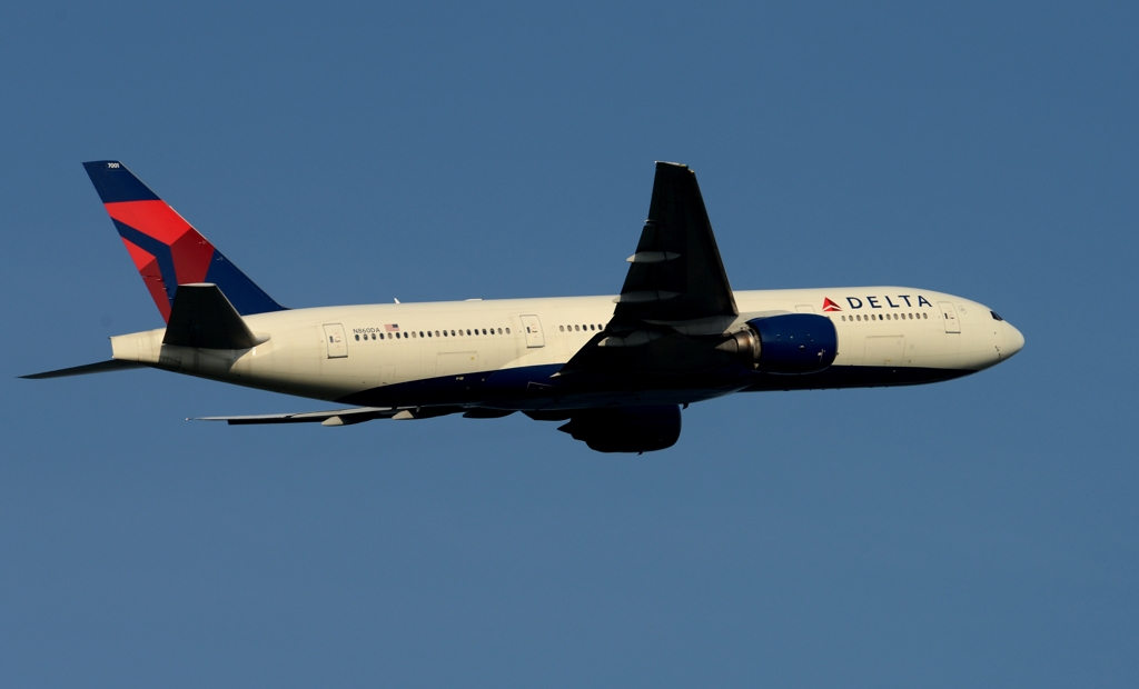 離陸（202）DELTA 777-232