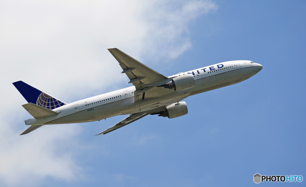 United 777-222 N780UA 飛び立ち 