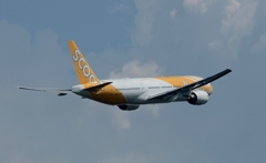 離陸（110） flyscoot 777-212 