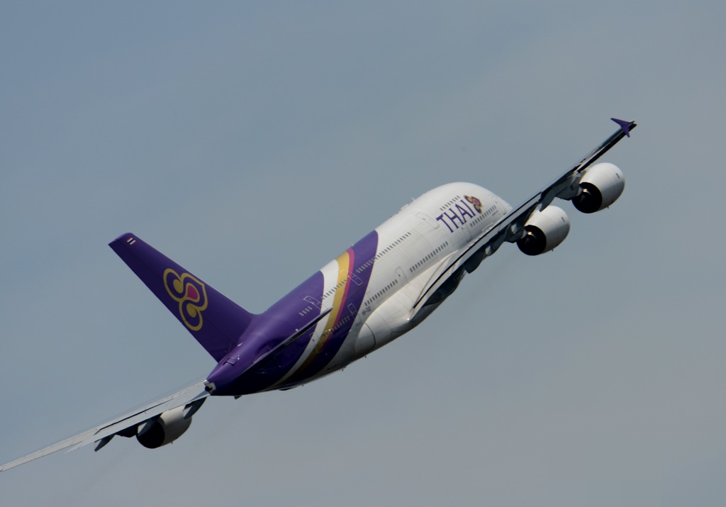 出発 THAI A380-841