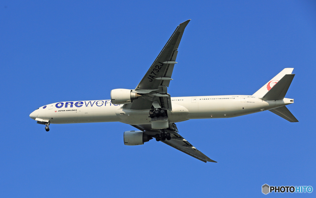 着陸 JAL one-w 777-346 JA732J