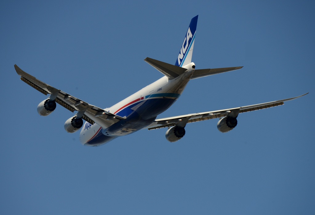 NCA 747-8KZ 出発