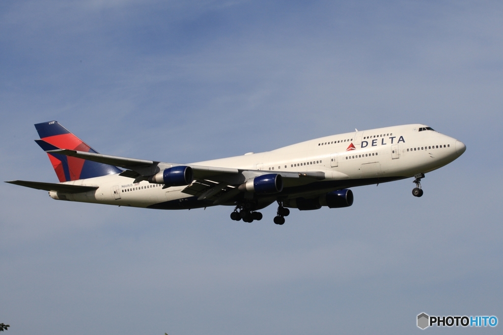 着陸　DELTA７４７ジャンボ機