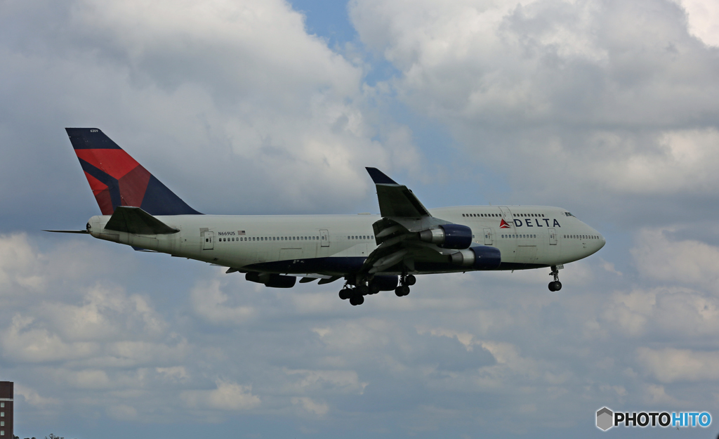 「雲」とDELTA 747-400 N669US/ジャンボ保存委員会