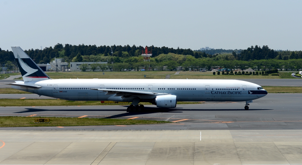 Cathai  Pacific 777-300
