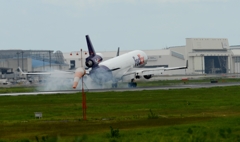 着陸（15-2）FedEx MD-11  [b]
