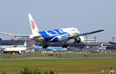着陸 Air China 777-2J6 