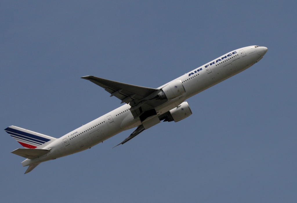 AIR FRANCE 777-328 飛び立ち　