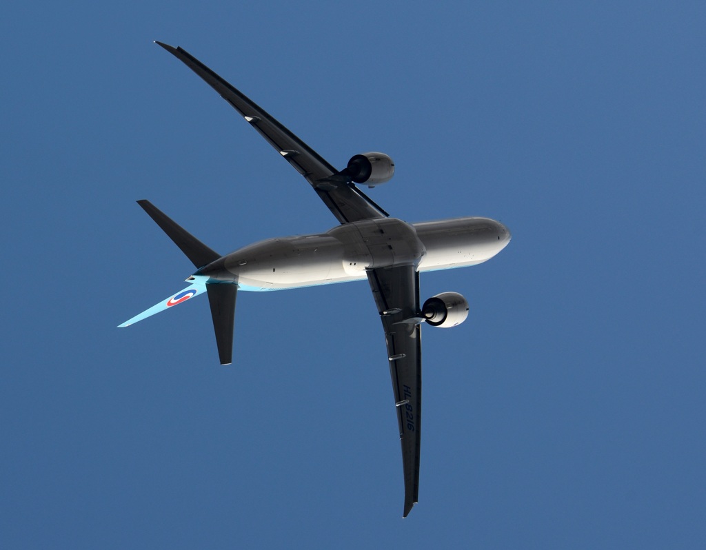 飛び立ち Korean 777-300