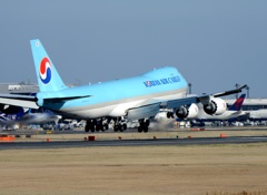着陸 KOREAN Cargo 747-8F
