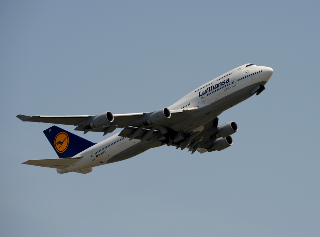 Lufthansa 747-430 飛び立ち　