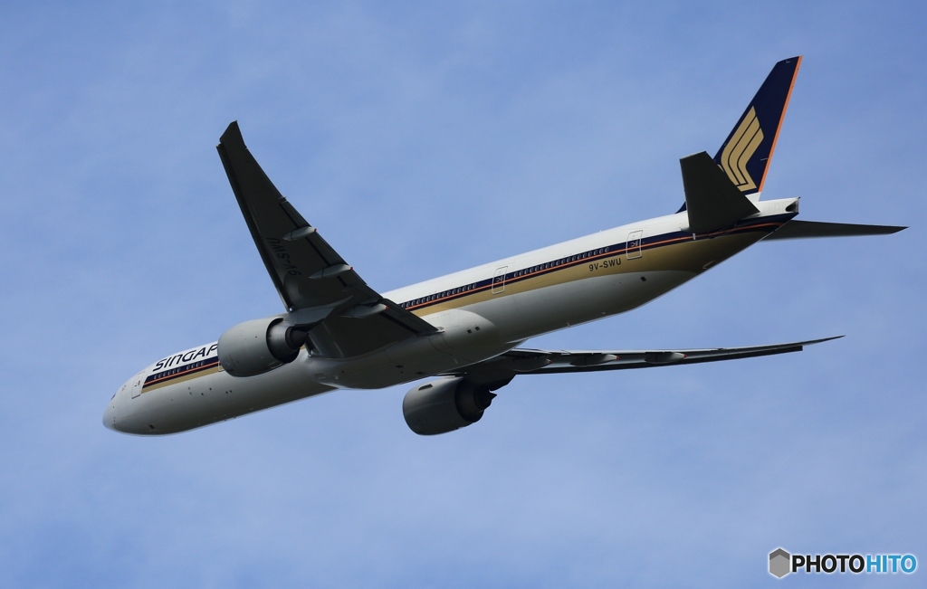 Singapore 777-300 9V-SWU 飛び立ち　