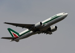 Alitalia 777-243 出発