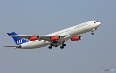 SAS A340-313 LN-RKG 飛び立ち　