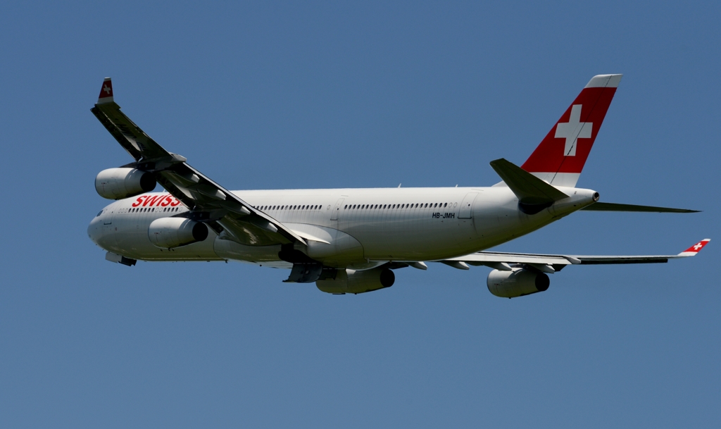離陸（69）SWISS A340-313