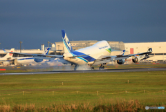 「青い空」が一番 NCA 747-400 JA04KZ到着