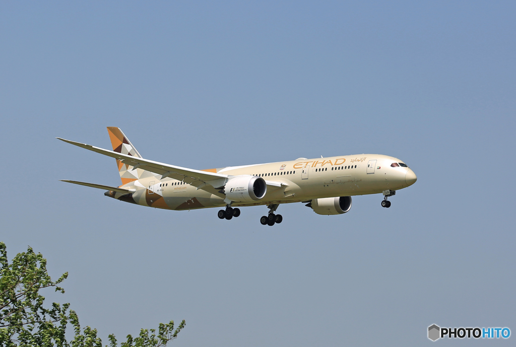 「すかい」 ETIHAD 787-9 A6-BLG 着陸