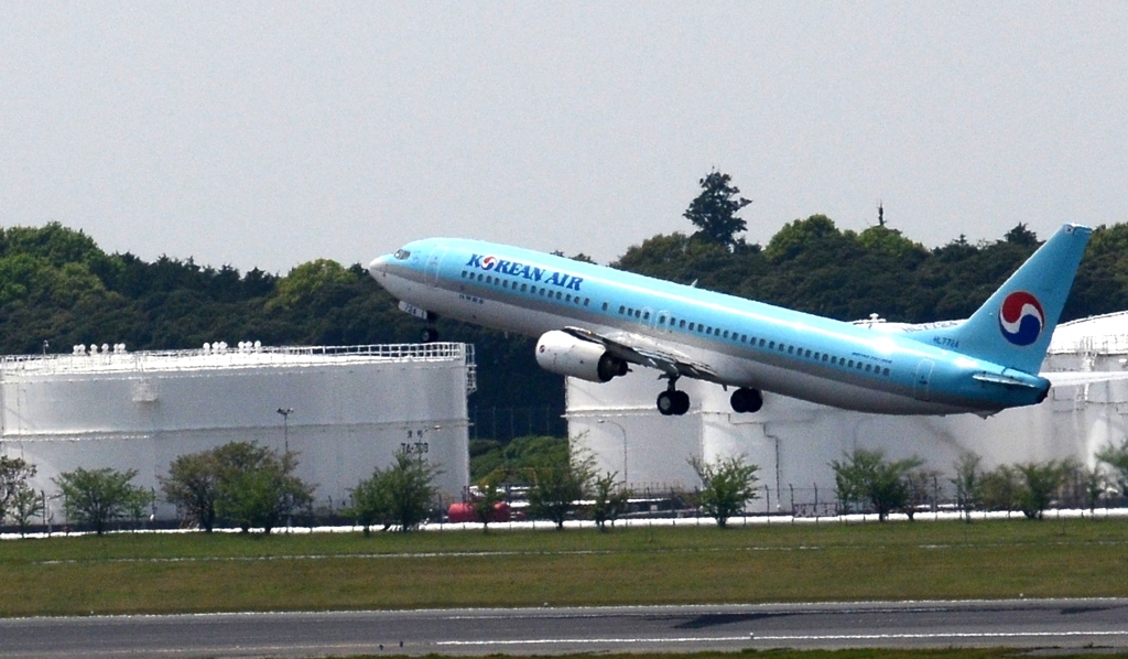 飛ぶ大韓　７３７