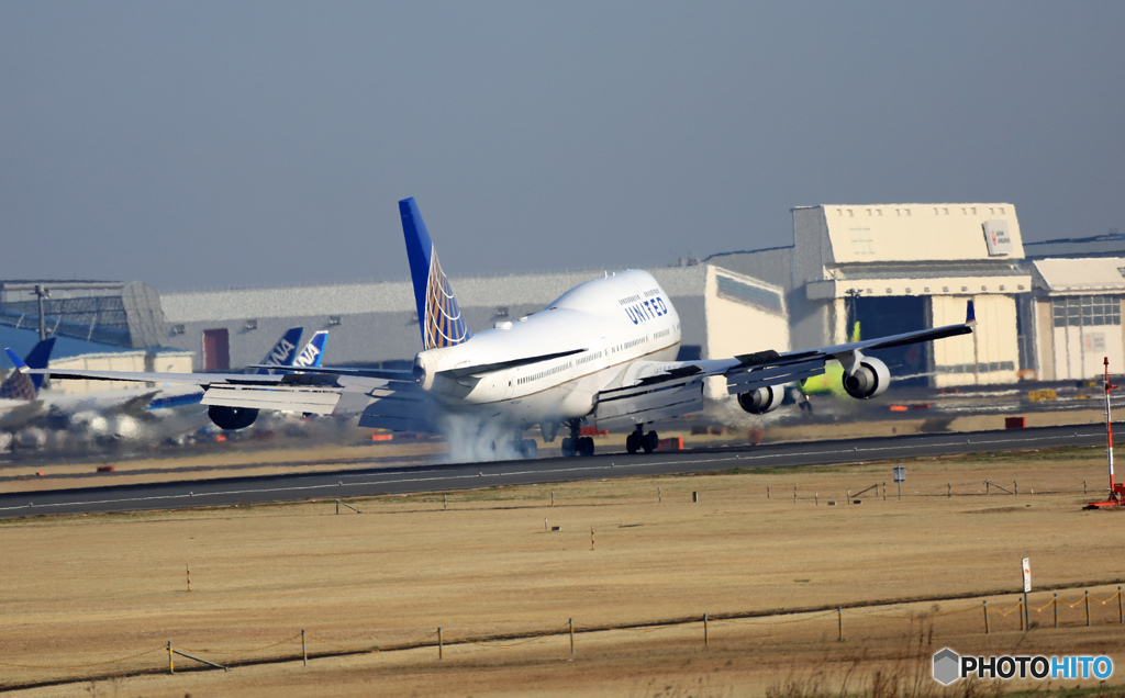 United 747-400 N175UA 到着 